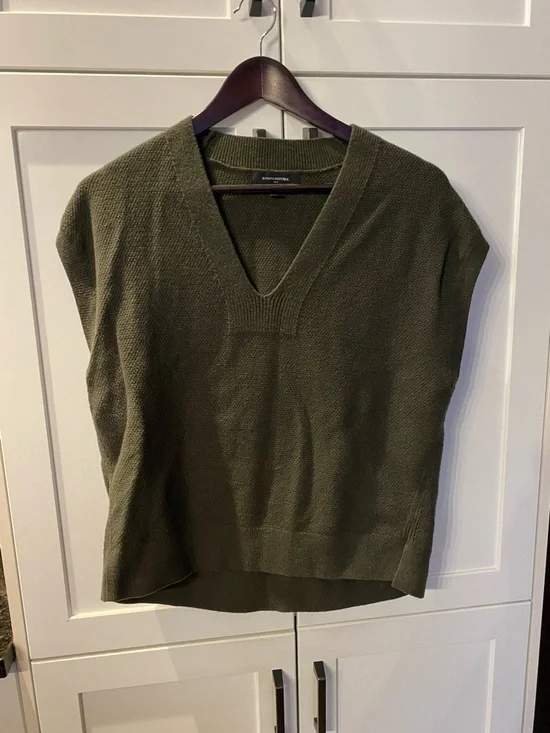 Banana Republic Olive green vest - Picture 3 of 3